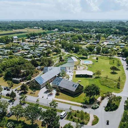 De Klepperstee Kamp alanı Ouddorp